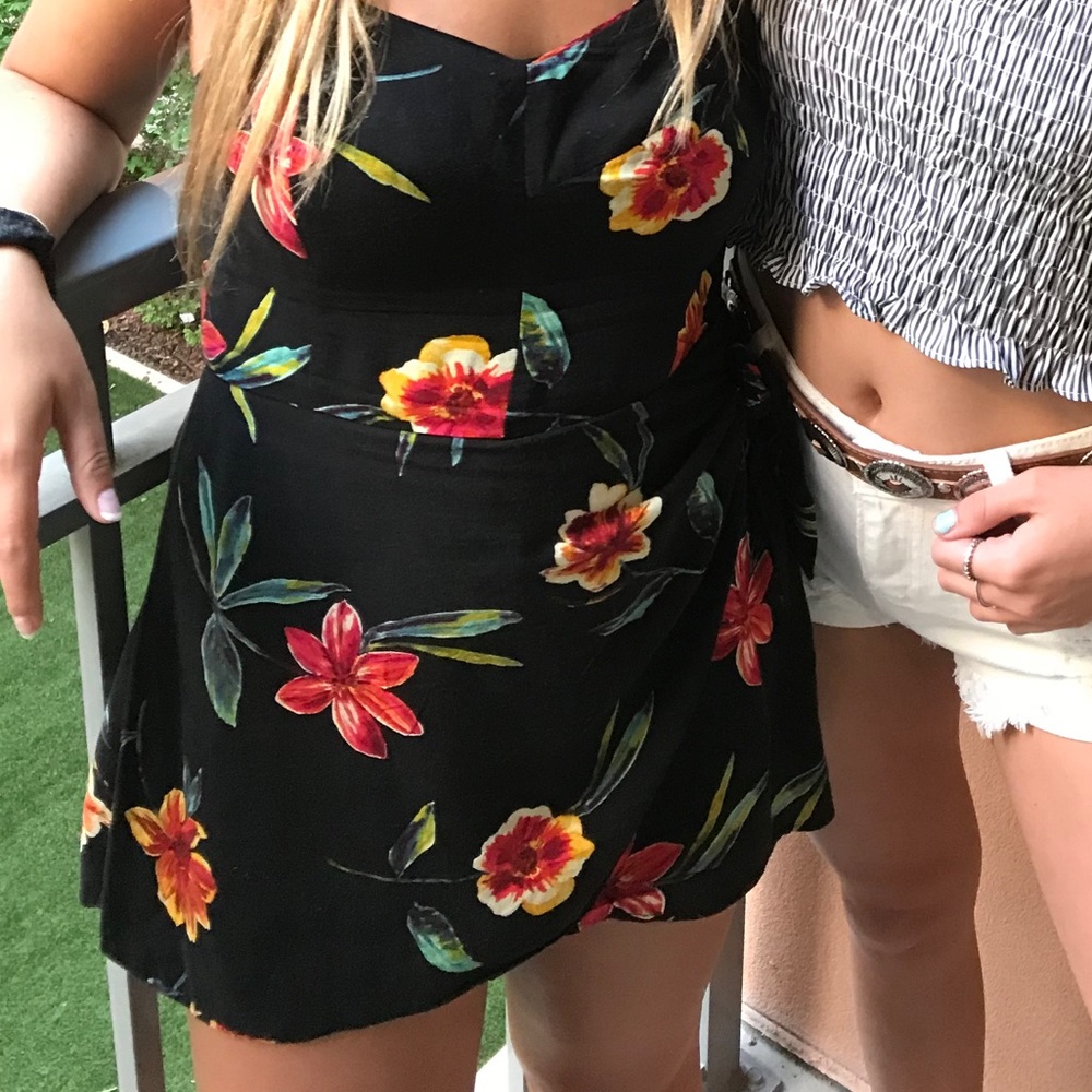 Floral tie romper - Picture 2 of 2